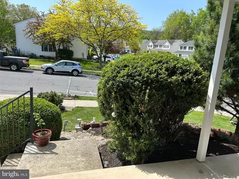 349 Oneida Dr, Sinking Spring, PA 19608 photo 4