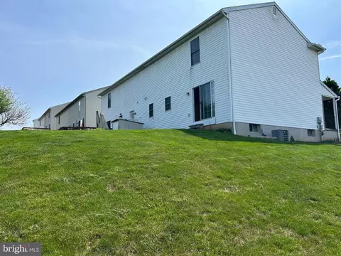 349 Oneida Dr, Sinking Spring, PA 19608 photo 33