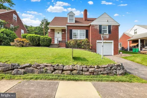 521 Meade Tc, Reading, PA 19607