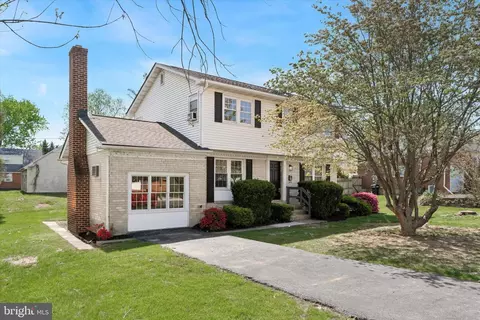 Exterior - 227 Spohn Rd, Reading, PA 19608 photo 2 of 4