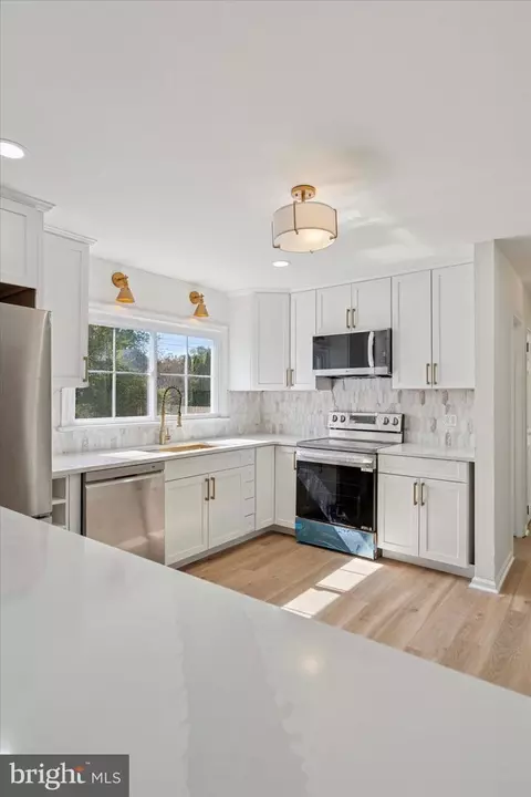 Kitchen - 227 Spohn Rd, Reading, PA 19608 photo 4 of 4
