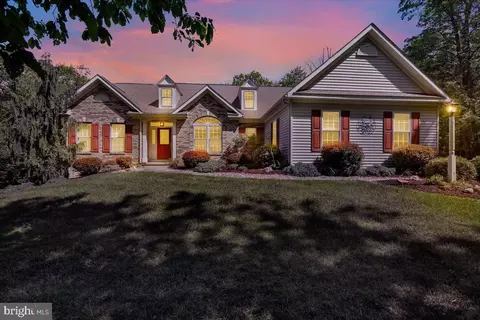 375 Quaker Hill Rd, Morgantown, PA 19543