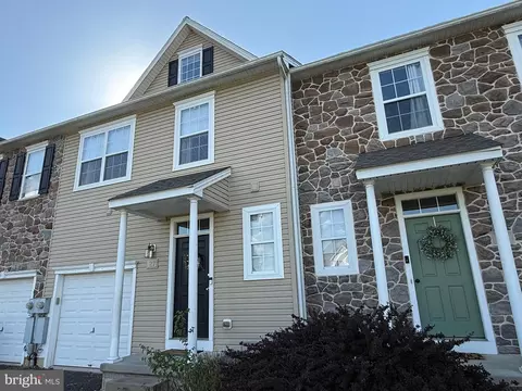 27 Bishop Pine Rd, Barto, PA 19504 photo 2