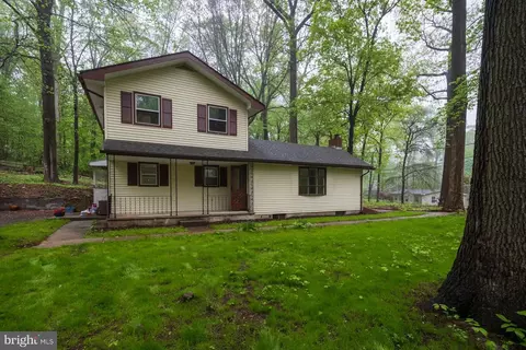 56 Beckers Grv, Oley, PA 19547