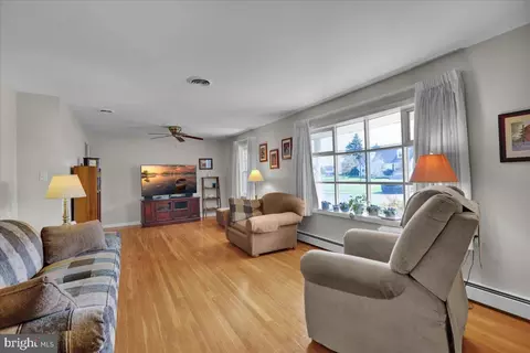 Living - 820 Lorane Rd, Reading, PA 19606 photo 2 of 2