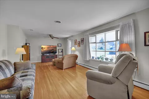 Living - 820 Lorane Rd, Reading, PA 19606 photo 1 of 2