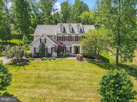 105 Valley Dr, Birdsboro, PA 19508