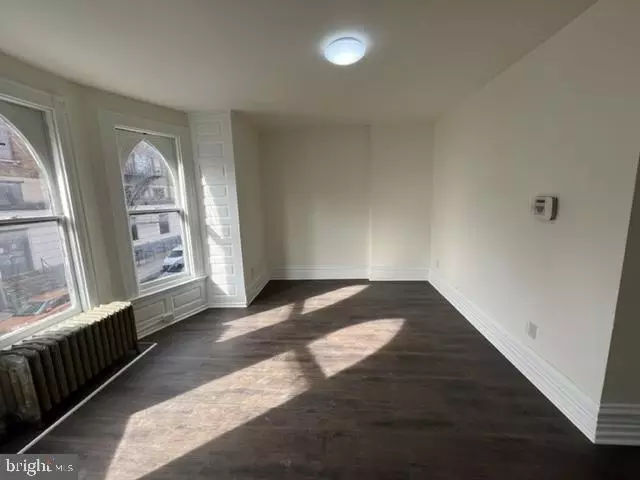 Living - 113 S 8th St, Reading, PA 19602 photo 2 of 4