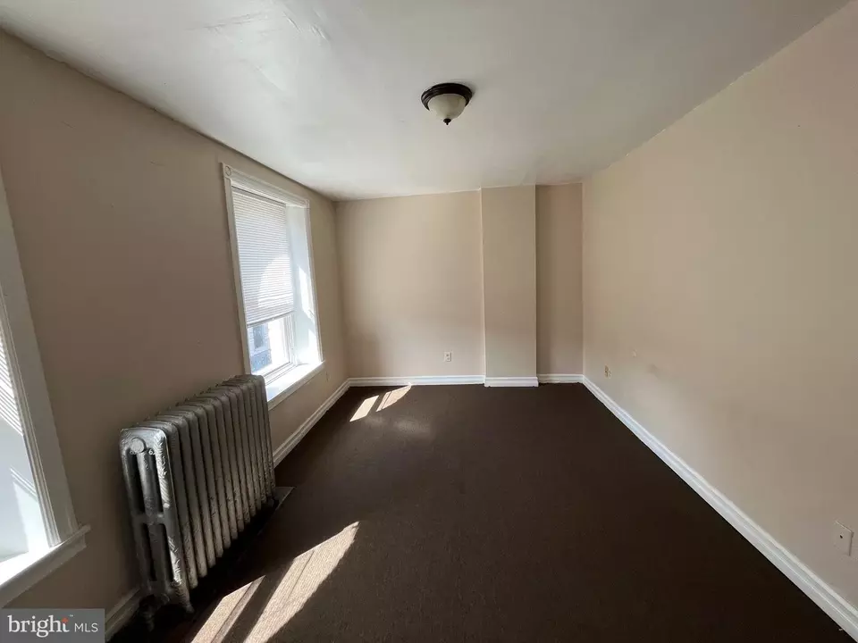 Living - 113 S 8th St, Reading, PA 19602 photo 4 of 4