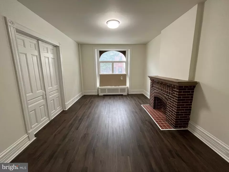 Living - 113 S 8th St, Reading, PA 19602 photo 1 of 4