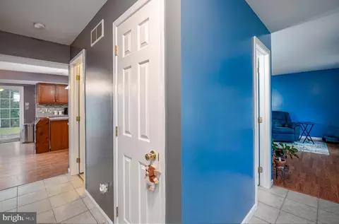 Entry Way - 3405 Mohawk Dr, Reading, PA 19608 photo 1 of 2