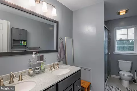 Bath - 3405 Mohawk Dr, Reading, PA 19608 photo 1 of 2
