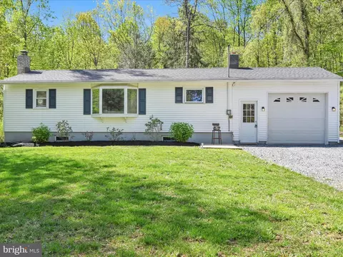 240 Camp Strauss Rd, Bethel, PA 19507