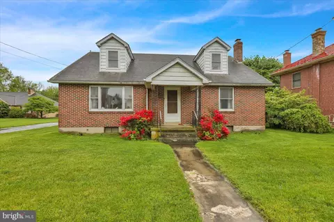 36 Old Bowers Rd, Bowers, PA 19511