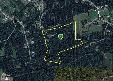690 Barlet Rd, Blandon, PA 19510