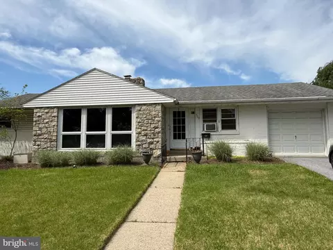 300 Stevens Ave, Reading, PA 19608