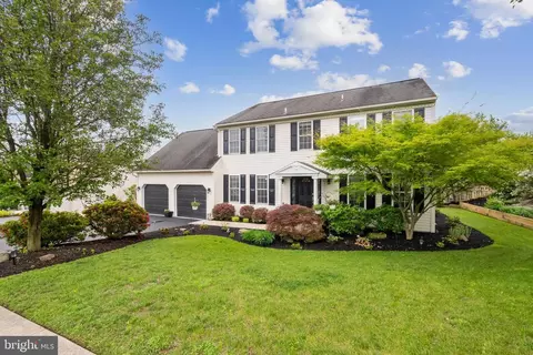 27 Bowes Ln, Reading, PA 19606