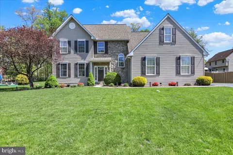 302 W Morlatton Rd, Douglassville, PA 19518