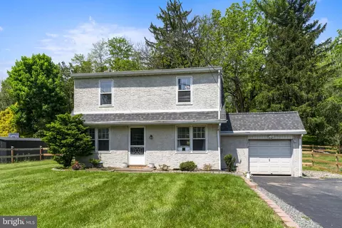 1607 Weavertown Rd, Douglassville, PA 19518