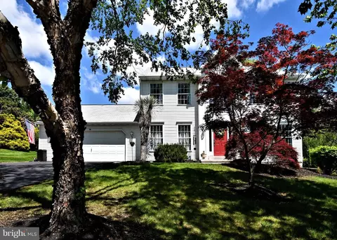 902 N Monocacy Creek Rd, Douglassville, PA 19518