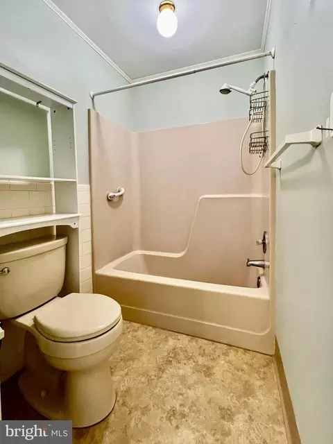 Bath - 6 B Olympic Dr, Reading, PA 19607 photo 2 of 2