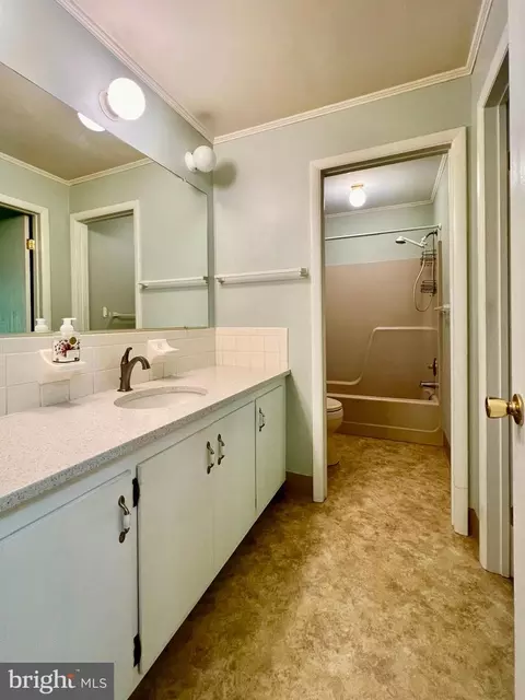 Bath - 6 B Olympic Dr, Reading, PA 19607 photo 1 of 2