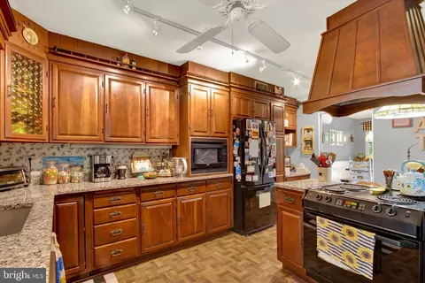 400 Hill Cir, Reading, PA 19607 photo 10