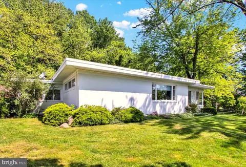 400 Hill Cir, Reading, PA 19607
