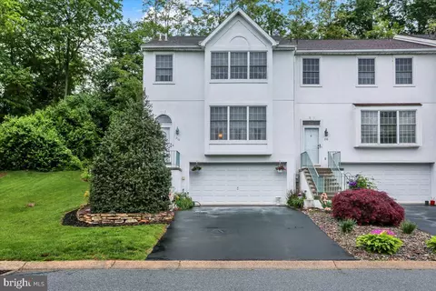 210 Colonial Ct, Blandon, PA 19510