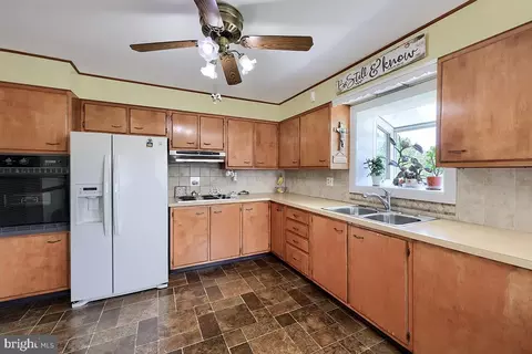 1336 Commonwealth Blvd, Reading, PA 19607 photo 12