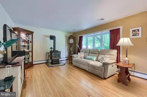 1336 Commonwealth Blvd, Reading, PA 19607 photo 5