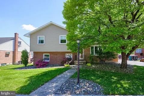 1336 Commonwealth Blvd, Reading, PA 19607 photo 2