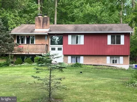 90 Wanner Rd, Reading, PA 19606 photo 2