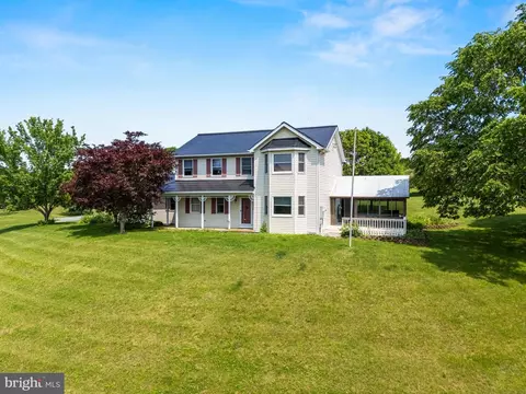 39 Kempton Rd, Kempton, PA 19529