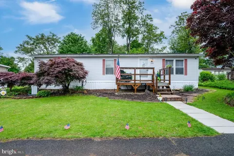 419 Allenbrook Ln, Reading, PA 19606