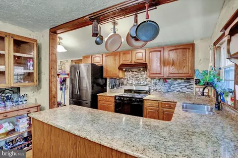 Kitchen - 1820 Liggett Ave, Reading, PA 19607 photo 3 of 3