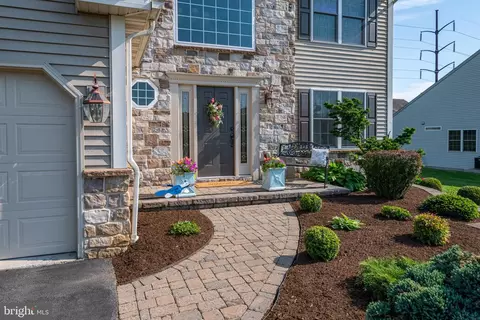 310 Valley Ct, Reading, PA 19608 photo 5