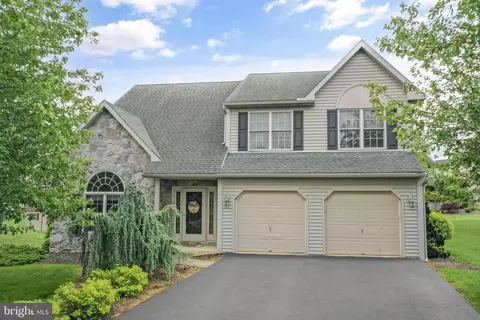15 Connecticut Ave, Sinking Spring, PA 19608