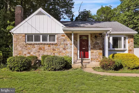 2107 Cullum Dr, Reading, PA 19601 photo 2