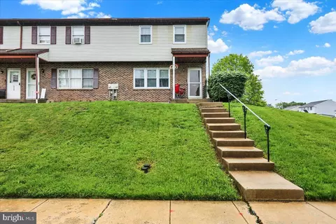 528 Pine St, Leesport, PA 19533