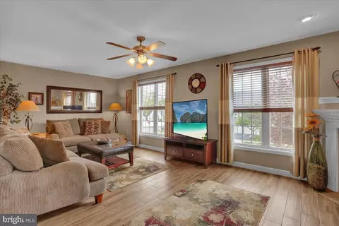 1526 Huron Dr, Reading, PA 19608 photo 9