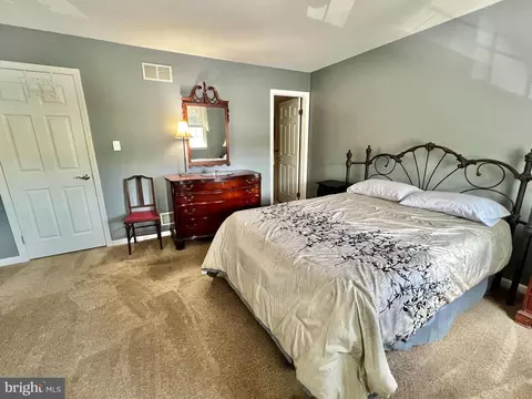 19 Warwick Ct, Reading, PA 19606 photo 24