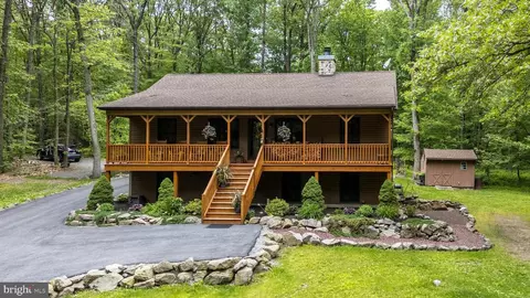 2733 Wood Ln, Morgantown, PA 19543