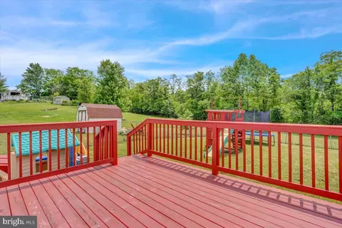 Exterior - 69 Calais Dr, Reading, PA 19605 photo 3 of 7