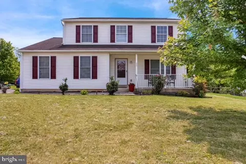 69 Calais Dr, Reading, PA 19605