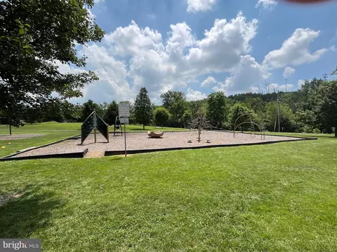 Exterior - 69 Calais Dr, Reading, PA 19605 photo 6 of 7