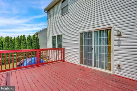 Exterior - 69 Calais Dr, Reading, PA 19605 photo 4 of 7