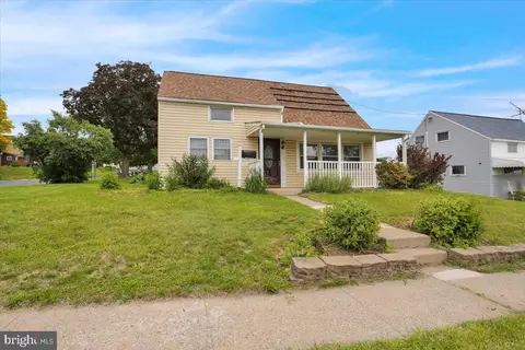 805 Apache Ln, Temple, PA 19560
