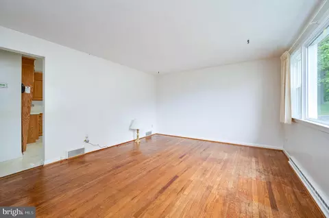 2007 Myrtle St, Reading, PA 19605 photo 8