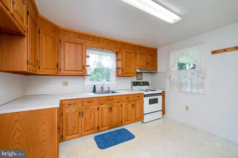 2007 Myrtle St, Reading, PA 19605 photo 10